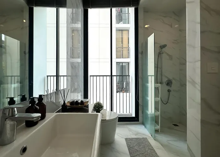 Luxurious Downtown 1br - Ultra Fast Wifi - Bts Asoke Apartment